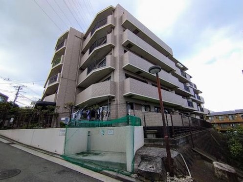 ◇駅から徒歩8分のリノベーションマンション!<br>南西向きで陽当り・通風良好!◇