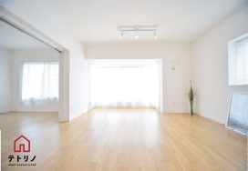 ◇書斎利用可能な大型トランクルーム付き!<br>陽当り抜群な南西向き大型ルーフテラス付き!◇